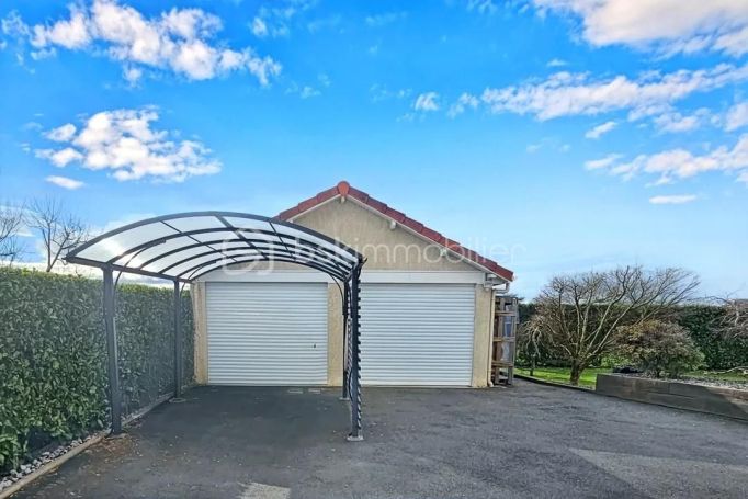 A vendre MAISON  DE MAîTRE  MONTARDON