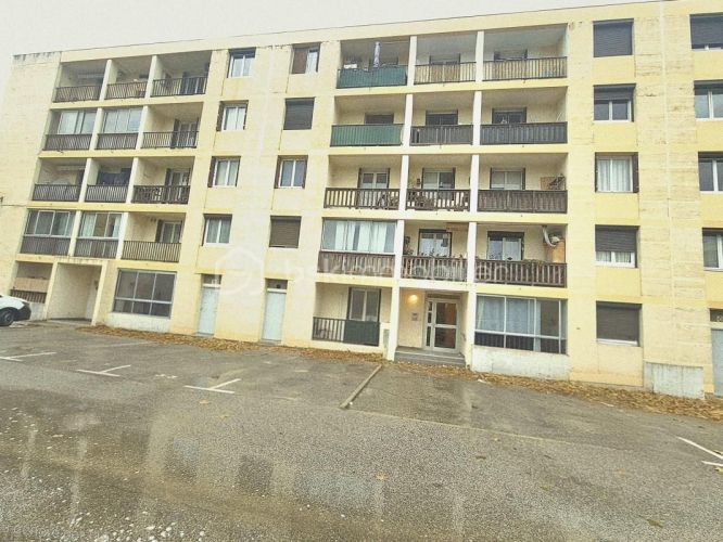 APPARTEMENT T3 53 M2  SALON DE PROVENCE