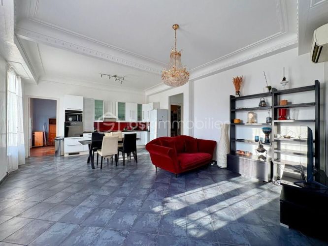 APPARTEMENT T4 106 M2 BORD DE MER NICE