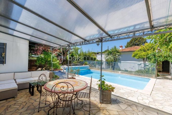 A louer MAISON  5 PIECES 150 M2 BORD DE MER ANTIBES