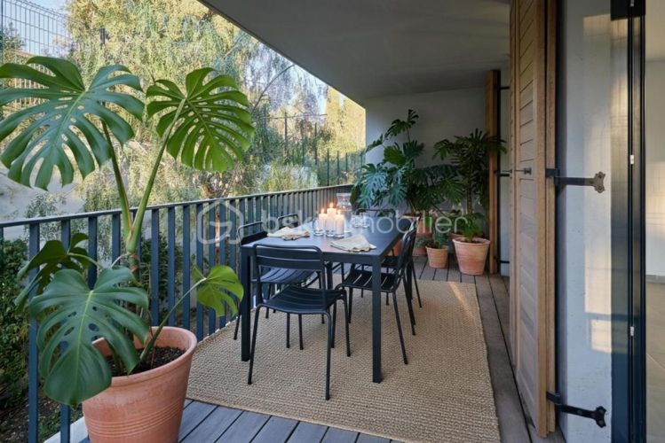 APPARTEMENT NEUF T3 62 M2 TERRASSE BORD DE MER BORMES LES MIMOSAS