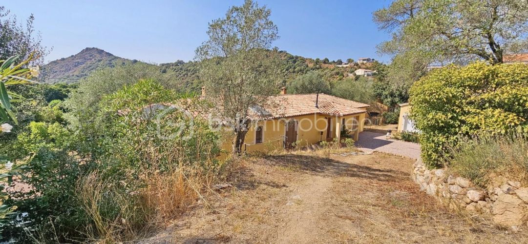 MAISON  9 PIECES 246 M2 BORD DE MER AJACCIO