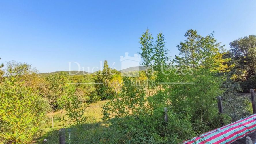 MAISON  7 PIECES 172 M2  UZES