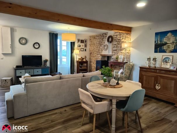 A louer MAISON  DE MAîTRE  MOREILLES