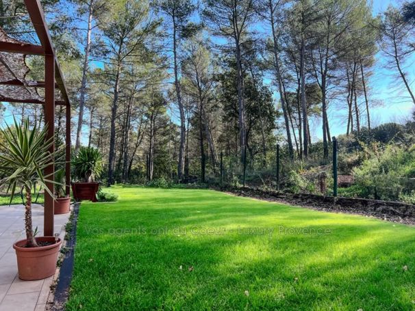 A louer MAISON  5 PIECES 140 M2  GREASQUE