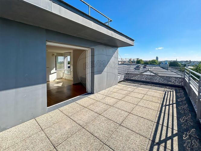 APPARTEMENT T4 80 M2 TERRASSE  NANTES