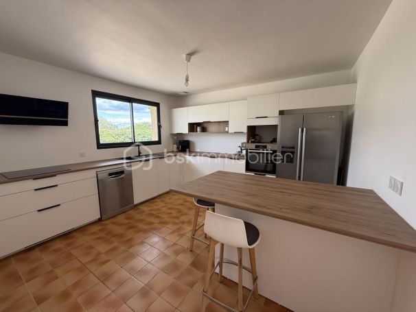 A vendre MAISON  6 PIECES 270 M2 BORD DE MER BALARUC LES BAINS