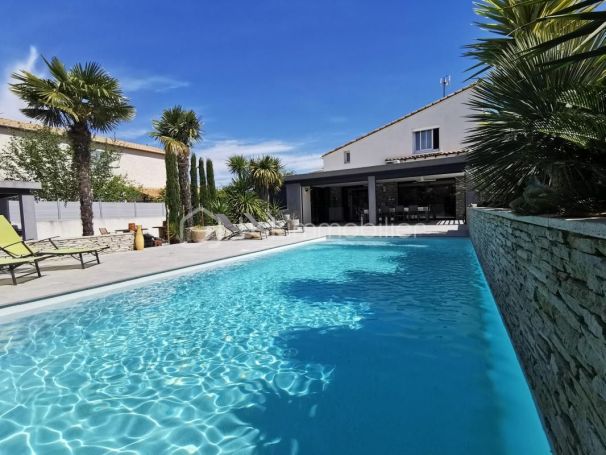 A vendre MAISON  10 PIECES 202 M2 PLAGE à PIED SAINT LAURENT D AIGOUZE