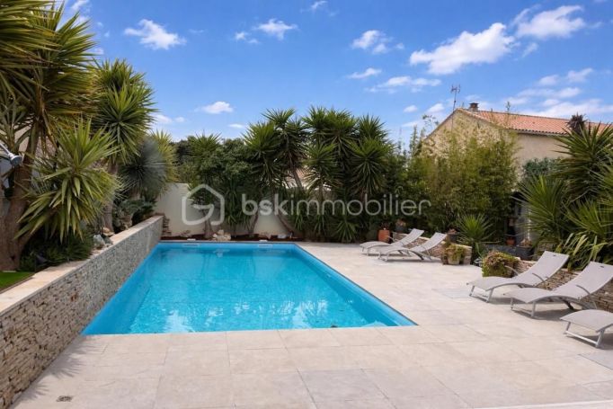 A vendre MAISON  10 PIECES 202 M2 PLAGE à PIED SAINT LAURENT D AIGOUZE