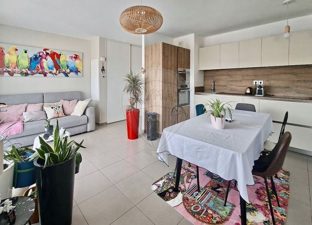 A louer APPARTEMENT T2 52 M2 BORD DE MER SAINT RAPHAEL