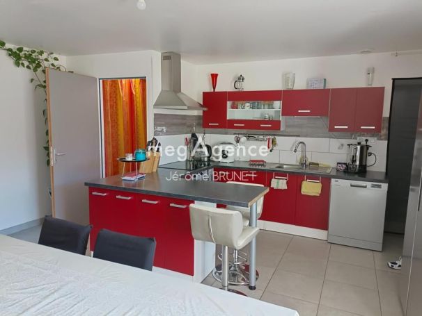 A louer LONGèRE  5 PIECES 160 M2  LE LANGON