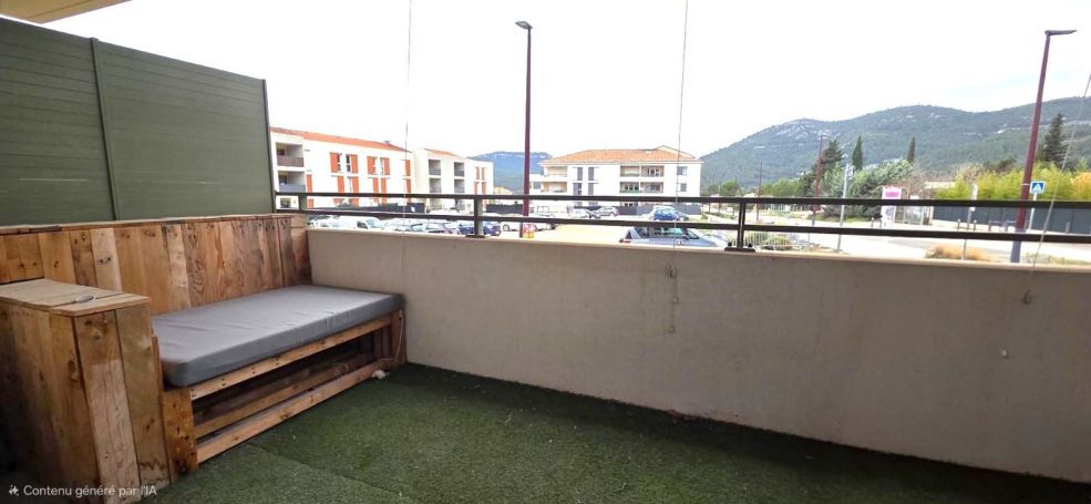 A louer APPARTEMENT T3 54 M2 TERRASSE  CUGES LES PINS