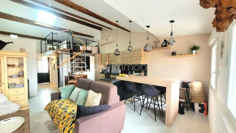 A louer LOFT T3 62 M2 TERRASSE BORD DE MER POUSSAN