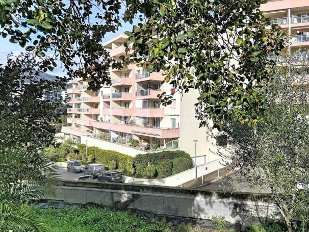 A louer APPARTEMENT T3 81 M2 TERRASSE BORD DE MER AJACCIO