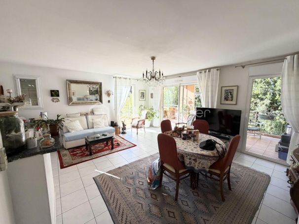 A louer APPARTEMENT NEUF T4 114 M2 TERRASSE BORD DE MER LA CROIX VALMER