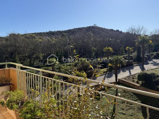 A louer APPARTEMENT NEUF T4 114 M2 TERRASSE BORD DE MER LA CROIX VALMER