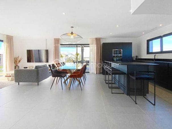 A louer MAISON  CONTEMPORAINE BORD DE MER VIAS