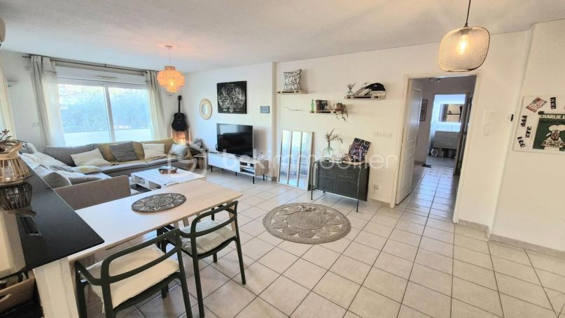 A louer APPARTEMENT T3 74 M2 TERRASSE BORD DE MER TOULON