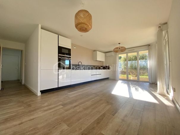 A louer APPARTEMENT T3 63 M2 TERRASSE BORD DE MER LA SEYNE SUR MER