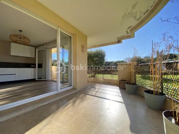 A louer APPARTEMENT T3 63 M2 TERRASSE BORD DE MER LA SEYNE SUR MER