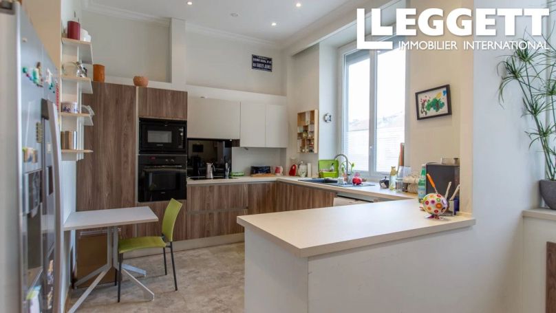 A louer APPARTEMENT T6 149 M2 BORD DE MER NICE