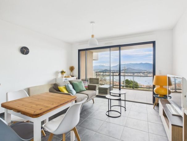 A louer APPARTEMENT T2 43 M2 TERRASSE BORD DE MER AJACCIO