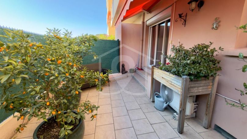 A louer APPARTEMENT T3 58 M2 TERRASSE BORD DE MER ANTIBES
