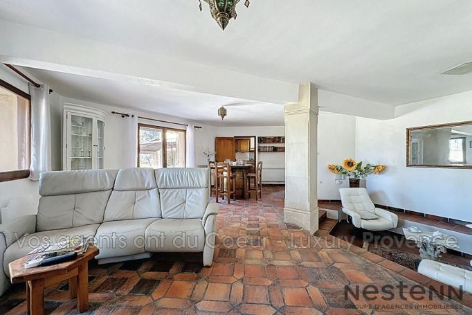 A louer MAISON  6 PIECES 158 M2  CHATEAUNEUF LE ROUGE