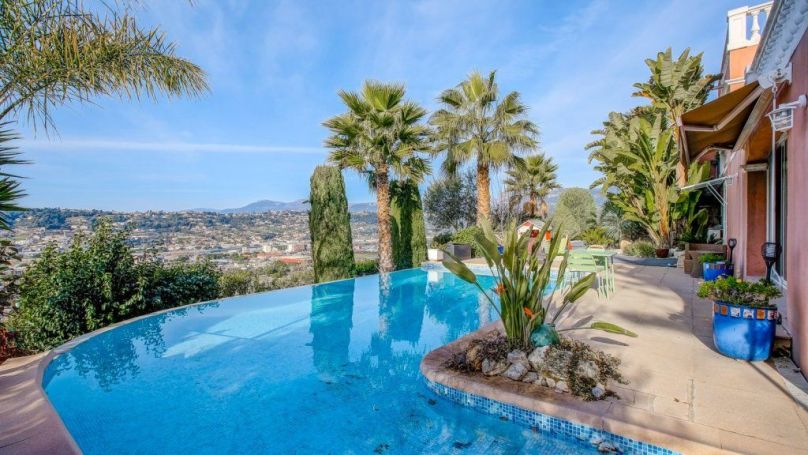 A louer MAISON  8 PIECES 255 M2 VUE MER NICE