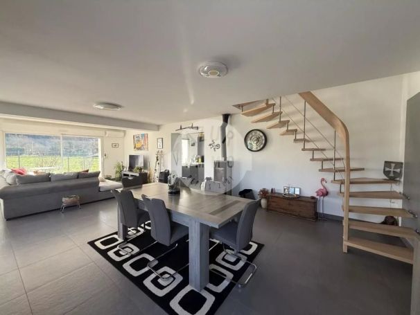 A louer MAISON  CONTEMPORAINE  SAINT ZACHARIE