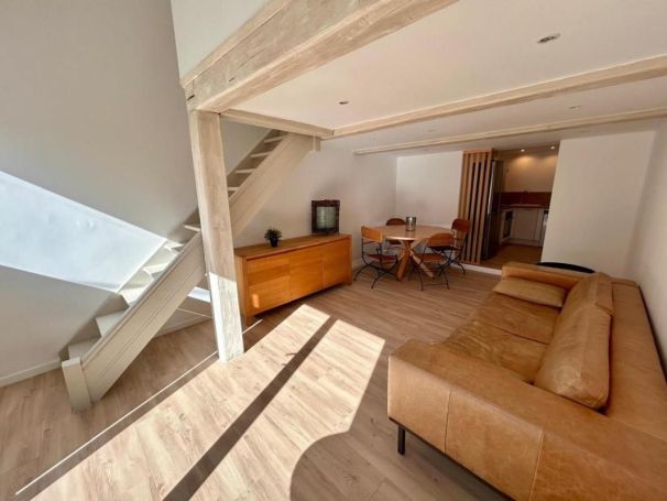 A vendre APPARTEMENT  47 M2 TERRASSE BORD DE MER SAINT RAPHAEL