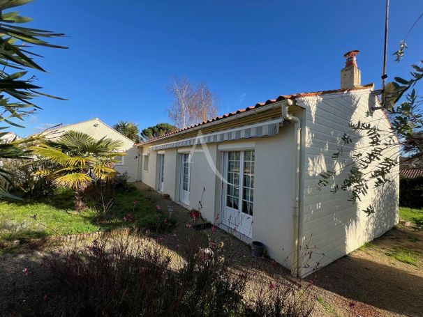 A vendre MAISON  4 PIECES 110 M2  AVRILLE