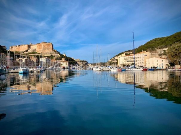 A louer APPARTEMENT T5 78 M2 BORD DE MER BONIFACIO