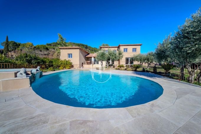 A louer MAISON  6 PIECES 210 M2  LA MOTTE