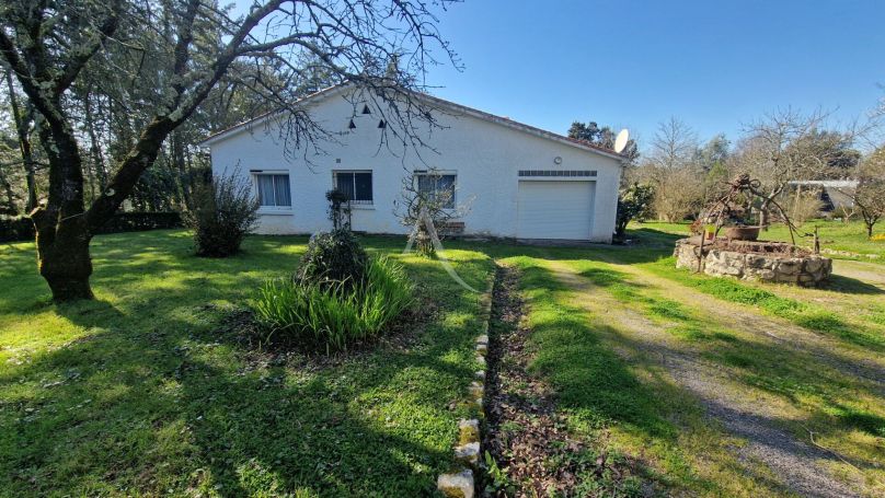 A vendre MAISON  5 PIECES 94 M2  POIROUX