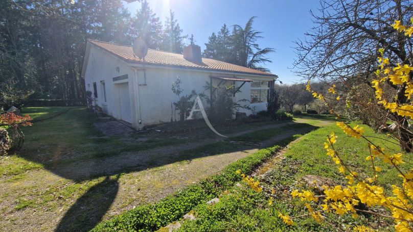 A vendre MAISON  5 PIECES 94 M2  POIROUX