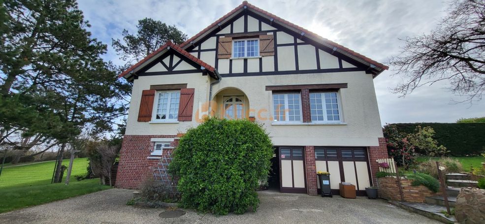 A vendre MAISON  5 PIECES 115 M2 BORD DE MER DIEPPE à 5 minutes de la mer et de Neuville-sur-Dieppe et 10 minutes de Dieppe