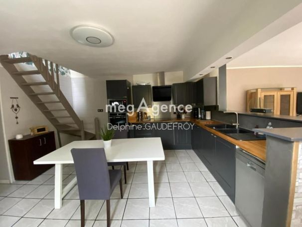 A louer LONGèRE  4 PIECES 88 M2  BONNEVILLE