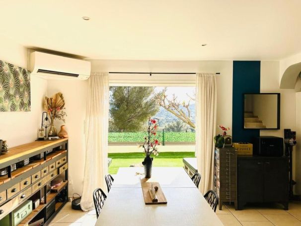 A louer MAISON  5 PIECES 145 M2 BORD DE MER BORMES LES MIMOSAS