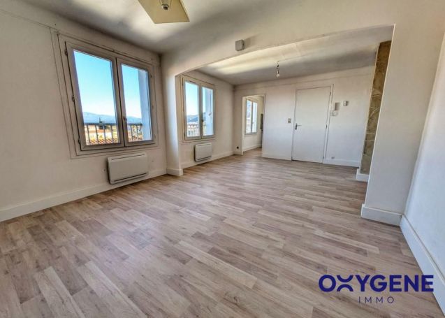 A louer APPARTEMENT T2 54 M2  CERET