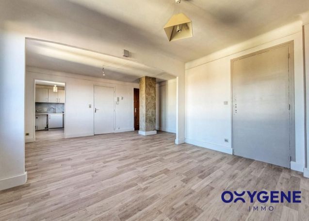 A louer APPARTEMENT T2 54 M2  CERET