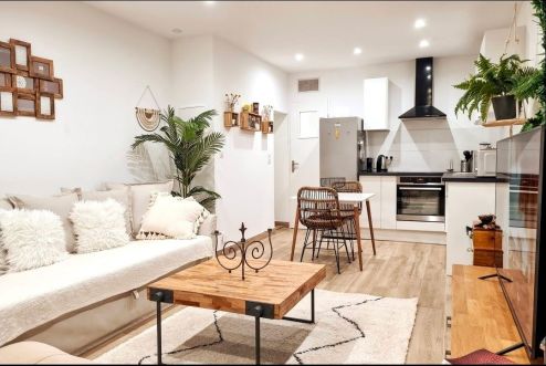 Studio proche vieux port refait à neuf 13600 La Ciotat
