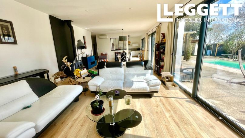 A louer MAISON  6 PIECES 166 M2  ESCALES