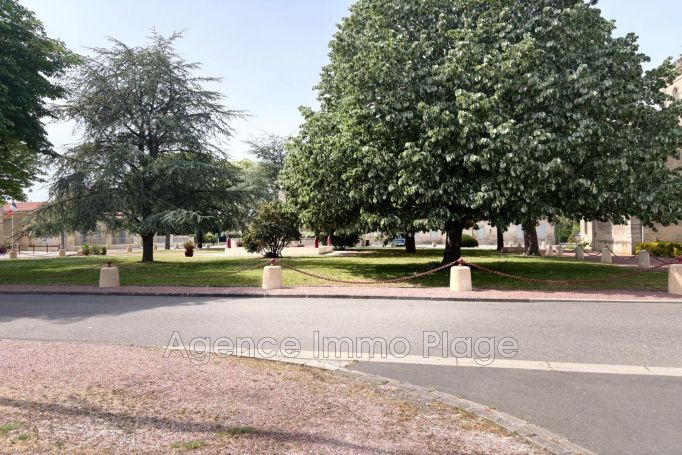 A vendre MAISON  2 PIECES 55 M2  JAU DIGNAC ET LOIRAC Centre-ville