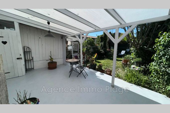 A vendre MAISON  4 PIECES 130 M2  SAINT YZANS DE MEDOC campagne