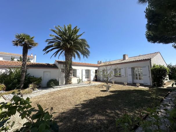 A vendre MAISON  4 PIECES 144 M2 BORD DE MER SAINT GILLES CROIX DE VIE