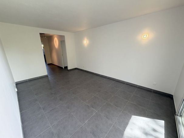 A louer APPARTEMENT T3 65 M2  MARSEILLE 13EME