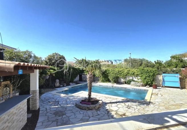 A louer MAISON  5 PIECES 128 M2  CANET