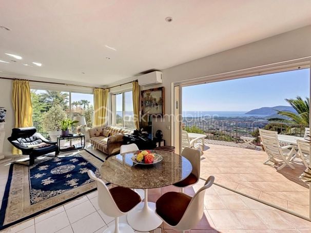 A vendre MAISON  6 PIECES 150 M2 VUE MER MANDELIEU LA NAPOULE