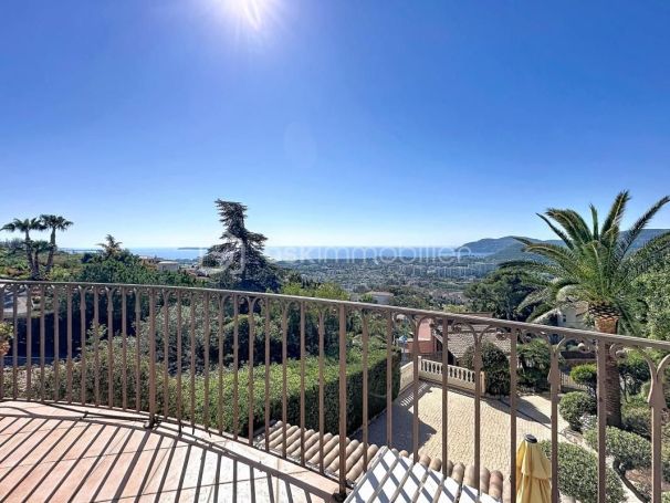 A vendre MAISON  6 PIECES 150 M2 VUE MER MANDELIEU LA NAPOULE